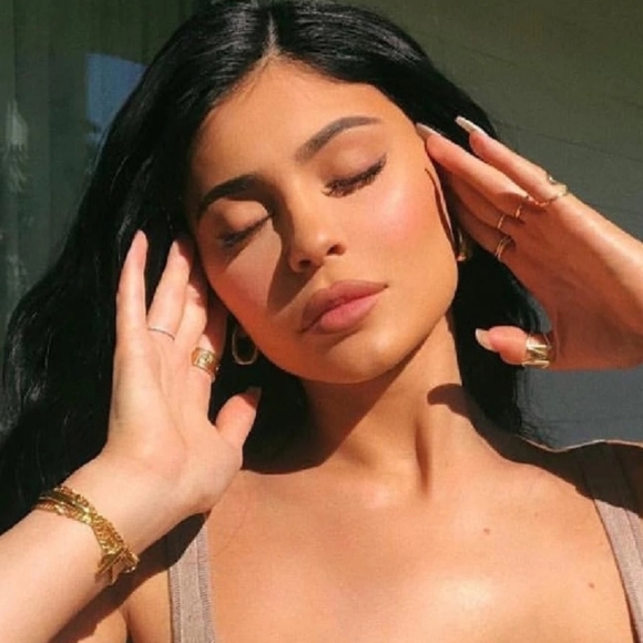 1 Kylie Jenner Bare Velvet Lipstick - Picture 4 of 7